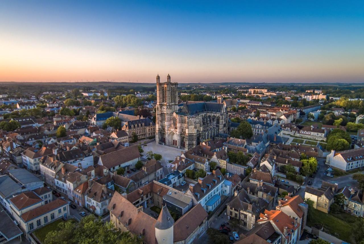 Apartamento Le Nid Troyens Troyes Exterior foto